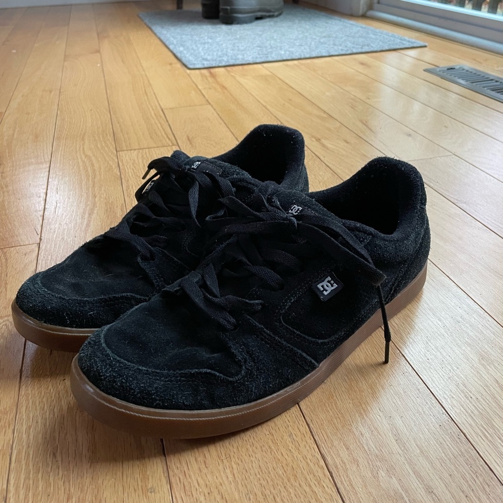 DC Men's Black Suede Sneakers size 9.5